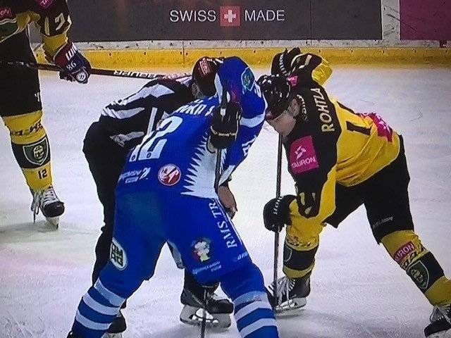 HOKEJ NA LODZIE. Satelita ciągle zaczarowana