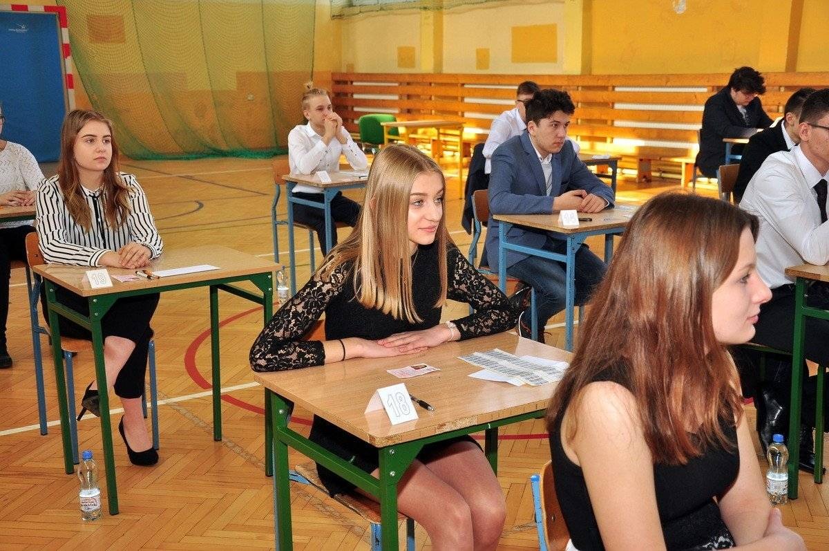 GMINA OŚWIĘCIM. Mimo strajku gimnazjaliści piszą egzamin