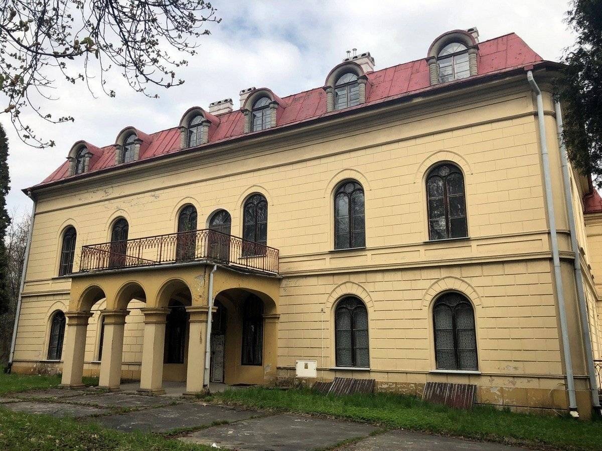 GROJEC. W Grojcu powstanie hotel. Pałac Radziwiłłów sprzedany za ponad 1,5 mln zł.