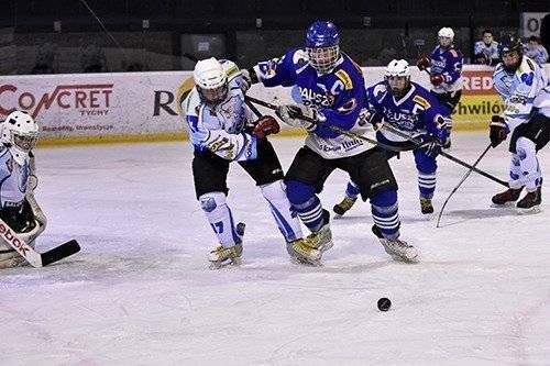 HOKEJ NA LODZIE. Szkoła z krążkiem