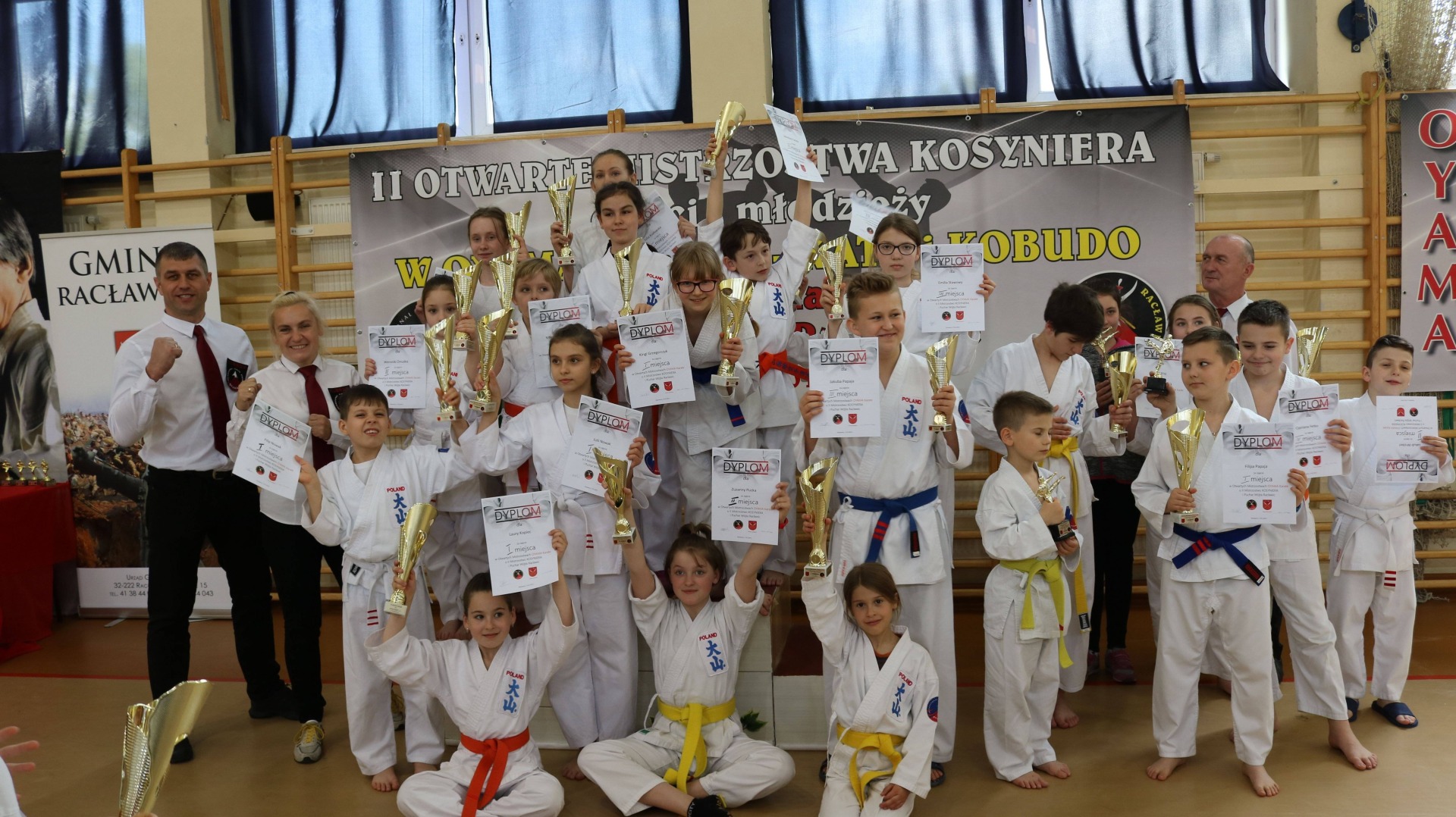 KARATE. Liczna reprezentacja brzeszczan podczas zawodów w Racławicach