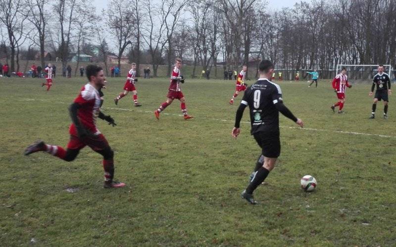 PIŁKA NOŻNA. Bolesna porażka Soły. W klasie A kęczanie coraz bliżej lidera