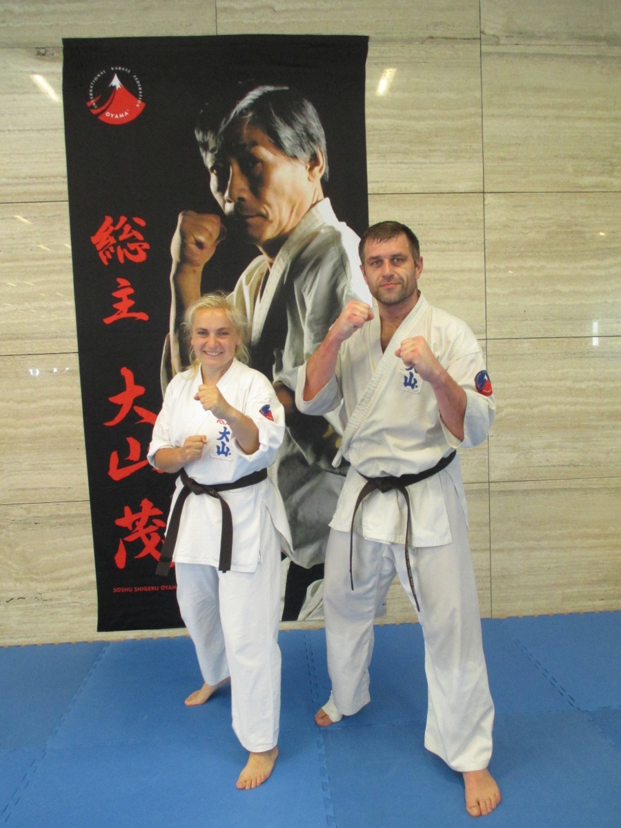 KARATE. Anna Niemas i Łukasz Dadak z czarnymi pasami