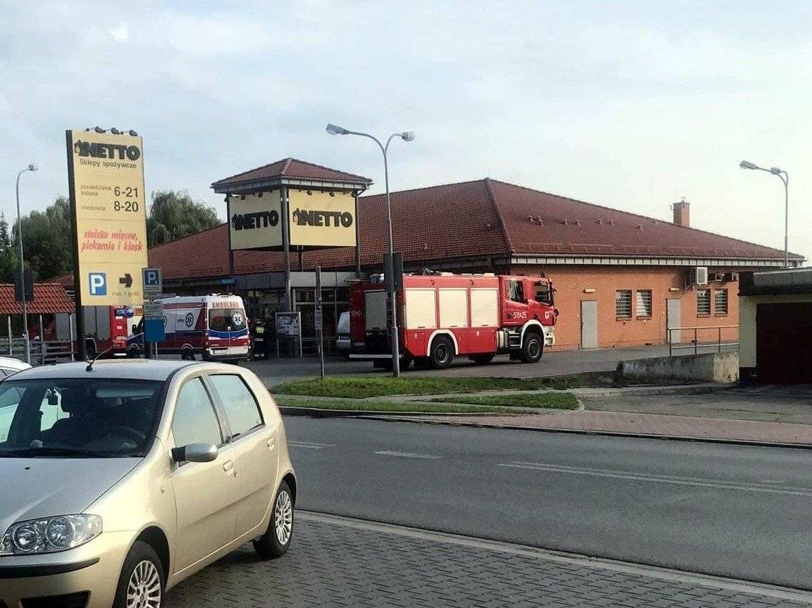 OŚWIĘCIM. Pracownicy marketu Netto trafili do szpitala. Doszło do awarii klimatyzacji