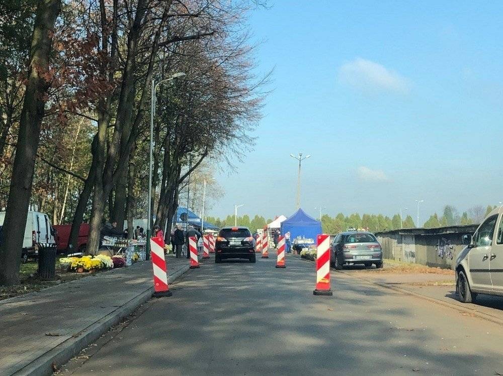 POWIAT. Dzień Wszystkich Świętych. Informacje dla kierowców i użytkowników komunikacji miejskiej