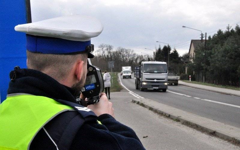 POWIAT. Czterech młodych kierowców straciło prawo jazdy na trzy miesiące