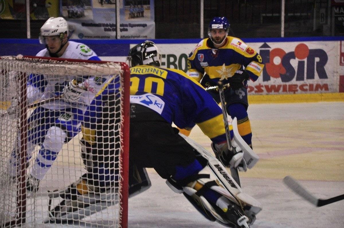 HOKEJ NA LODZIE. Oświęcimianie wygrywają na lodowisku lidera!