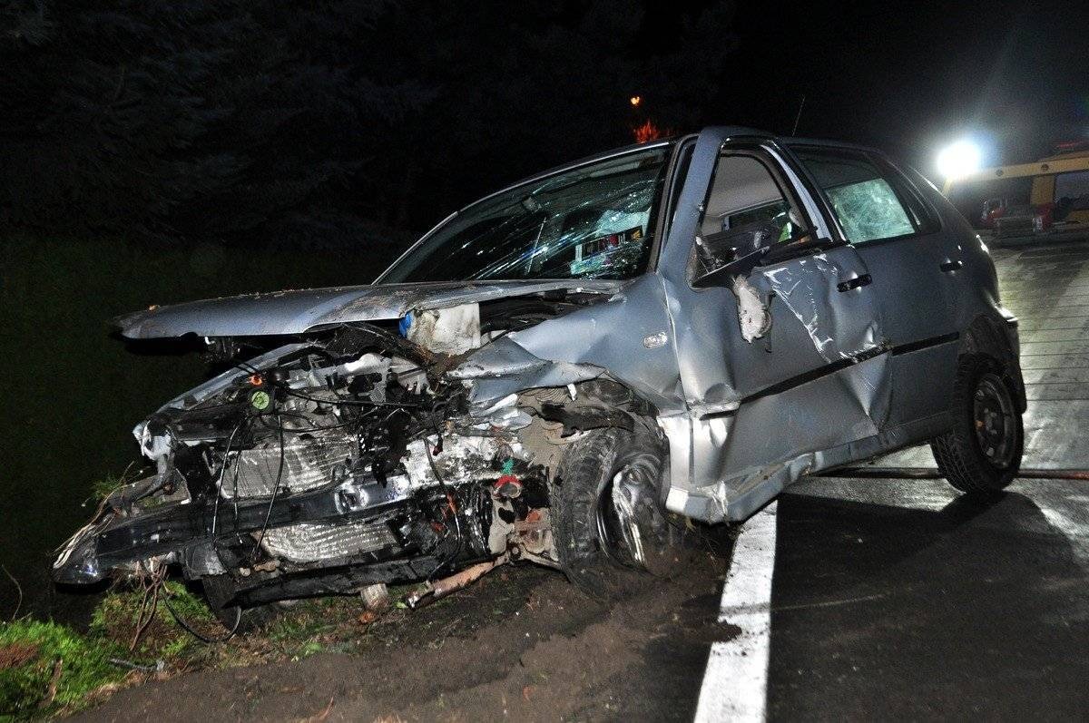 WŁOSIENICA. Groźny wypadek na krajówce. 21-letnia kobieta trafiła do szpitala