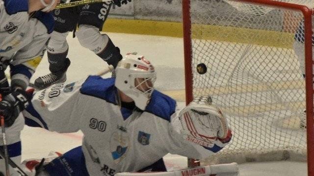 HOKEJ NA LODZIE. Oświęcimianie wypunktowali gdańszczan