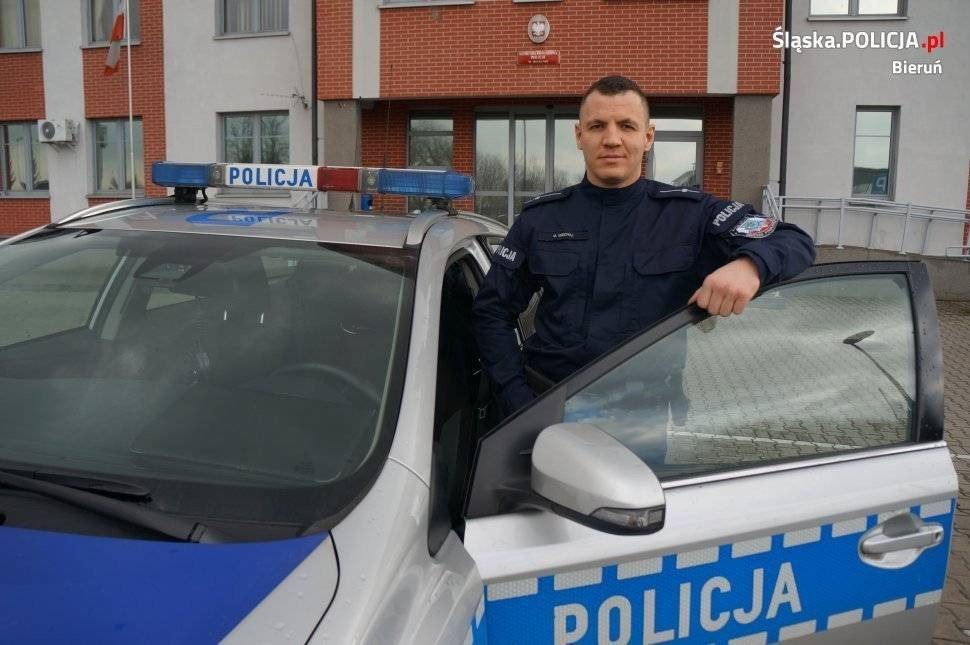 OŚWIĘCIM. Policjant po służbie uratował desperatkę