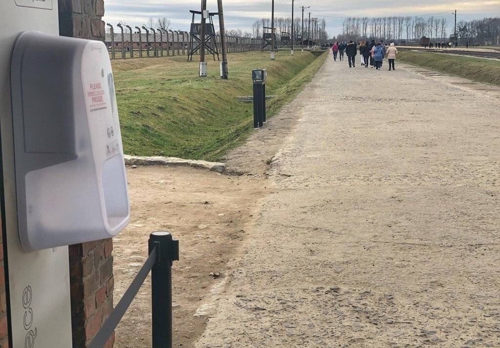 OŚWIĘCIM. Czy Muzeum zostanie zamknięte dla zwiedzających? Muzeum: „Na bieżąco monitorujemy tę kwestię”