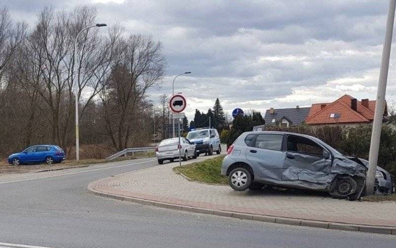 ZABORZE. Kolizja na niebezpiecznym skrzyżowaniu. Poszkodowany z zakazem prowadzenia pojazdów mechanicznych