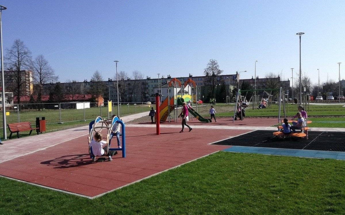 OŚWIĘCIM. Zamknięte place zabaw i obiekty sportowe