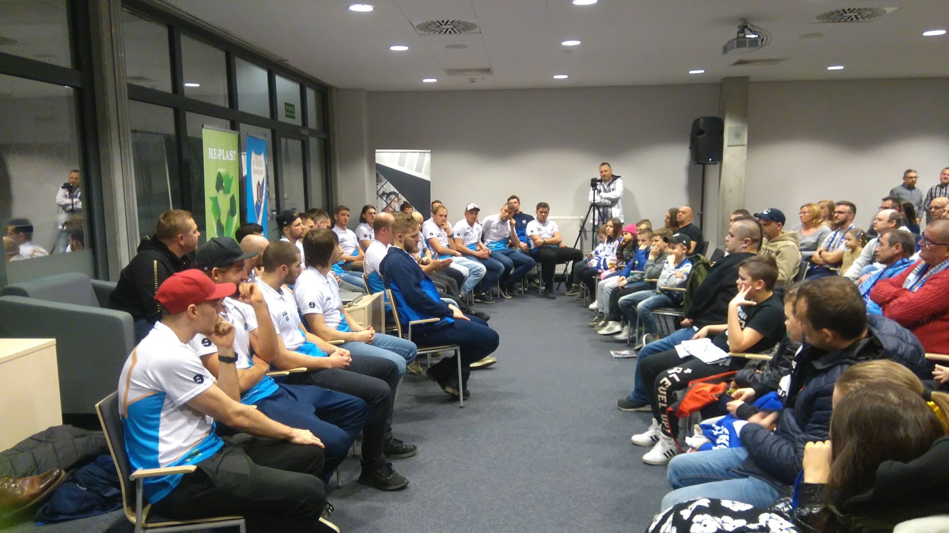 HOKEJ NA LODZIE. Już we wtorek spotkanie z kibicami