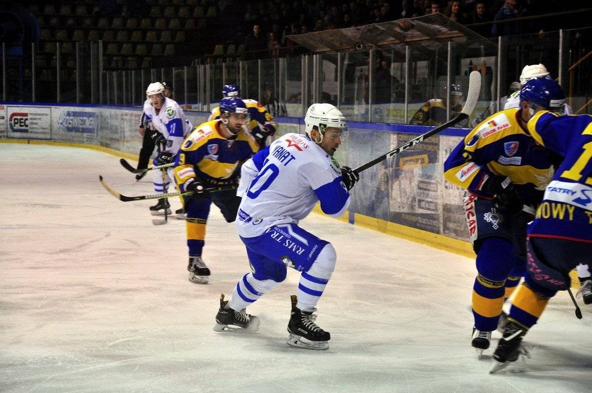 HOKEJ NA LODZIE. Zaczynamy! "Stocznia" na dobry początek