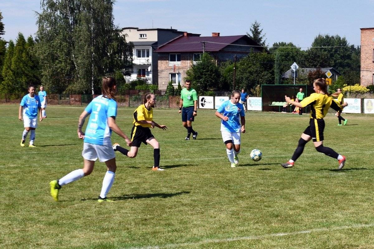 PIŁKA NOŻNA. Derby dla Iskry! Znamy komplet sobotnich rezultatów