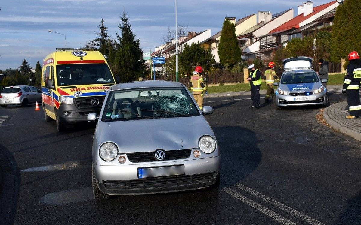 OŚWIĘCIM. Piesza wtargnęła na jezdnię wprost przed volkswagena