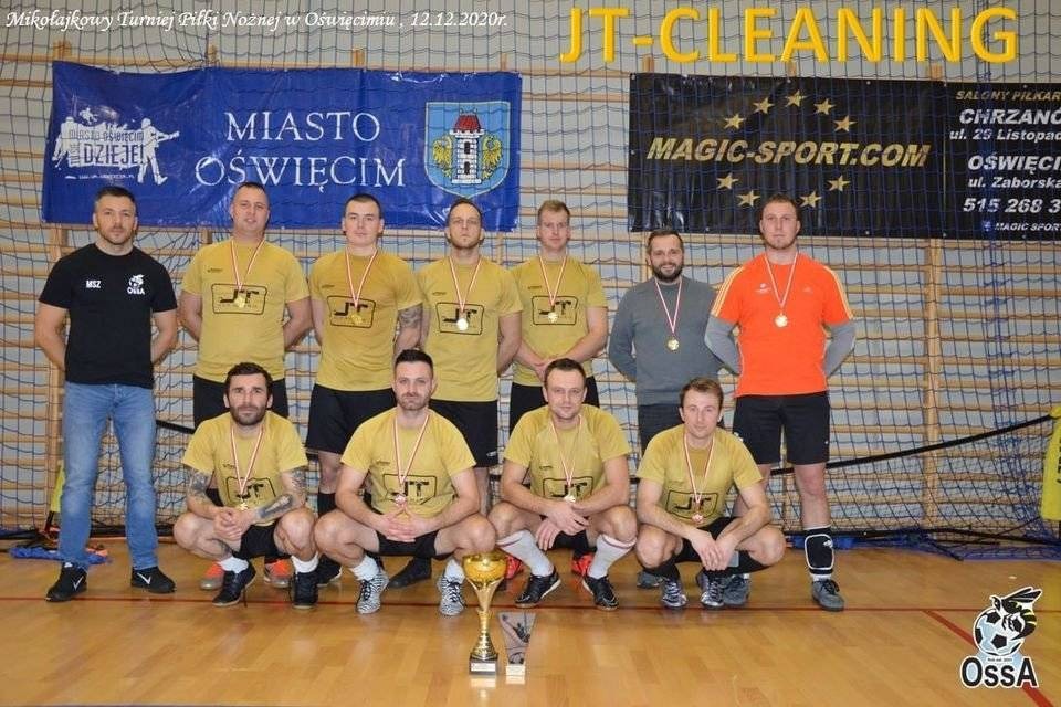 FUTBOL AMATORSKI. Karne rozstrzygnięcie w wielkim finale