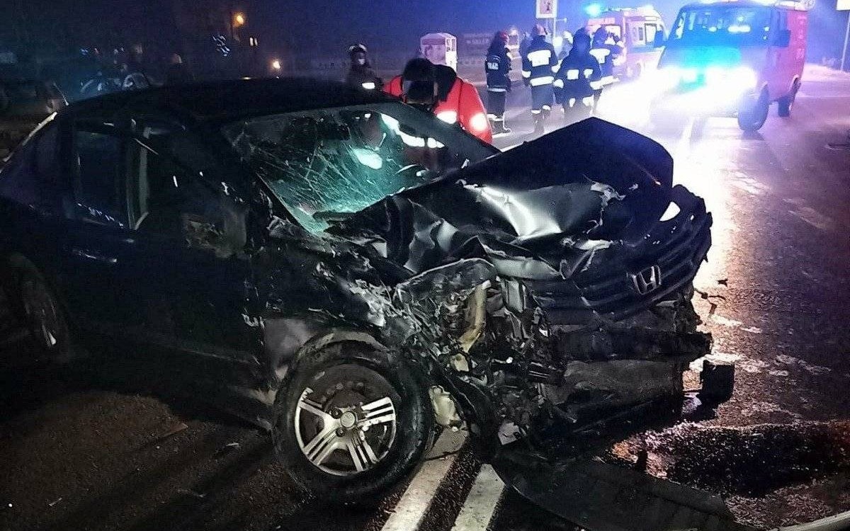 ŁĘKI. 39-letni kierowca hondy trafił do szpitala