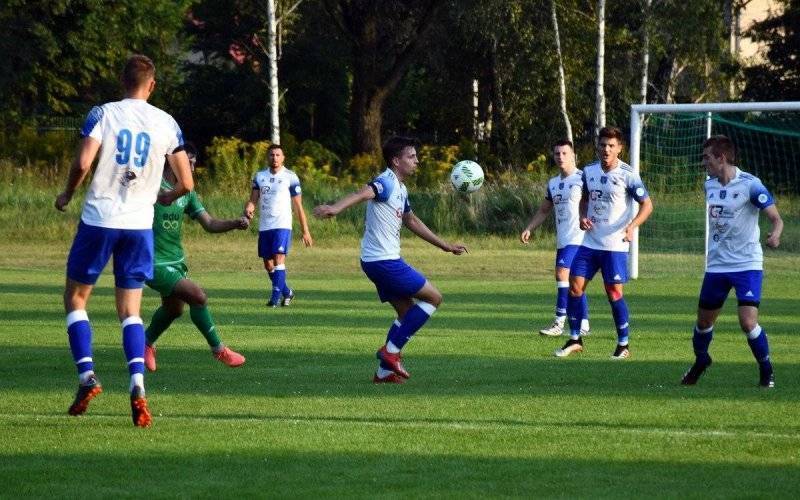 PIŁKA NOŻNA. Biało-niebiescy rozpoczynają cykl sparingów