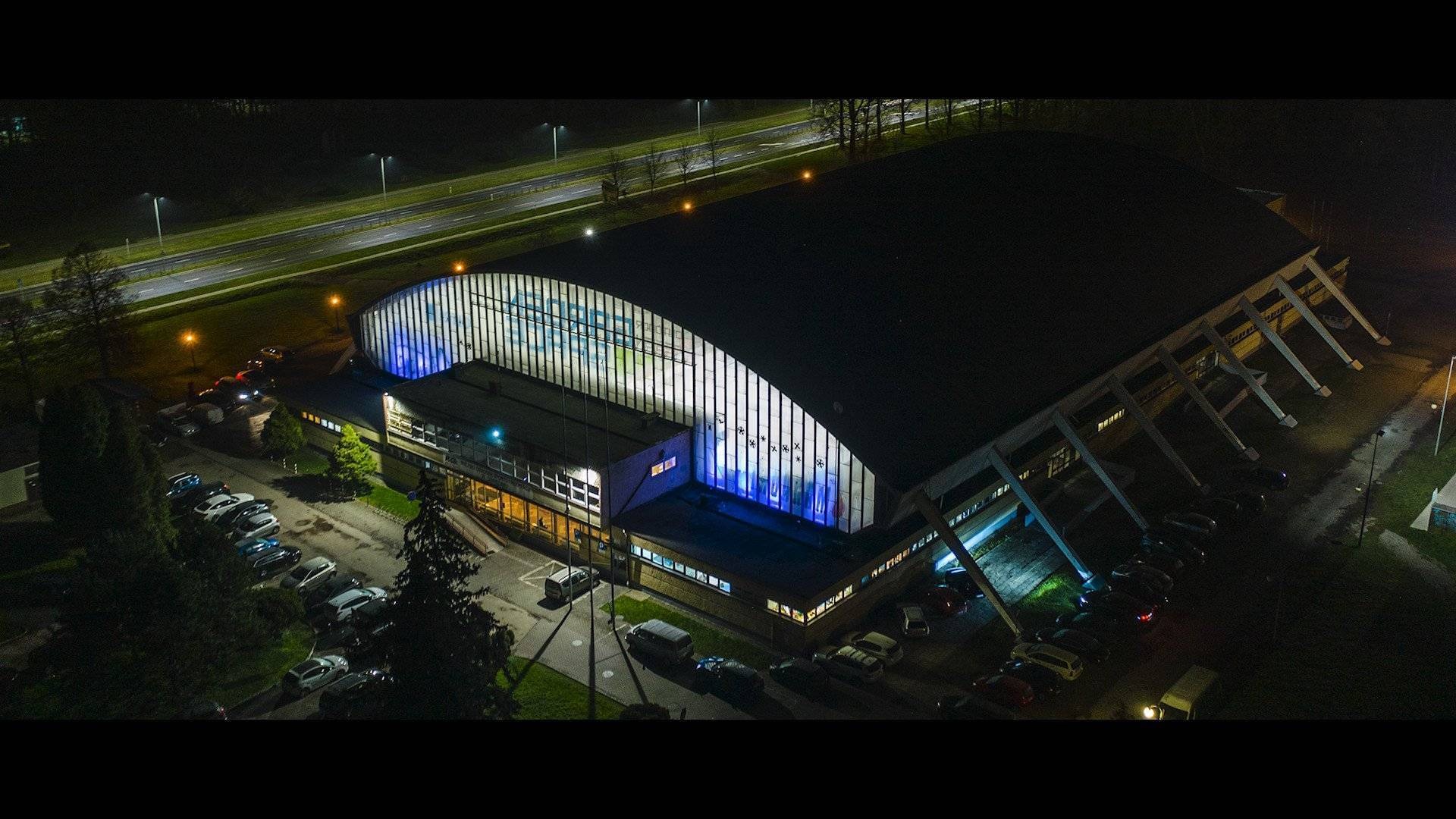 HOKEJ NA LODZIE. Filmowa premiera w biało-niebieskim kolorze