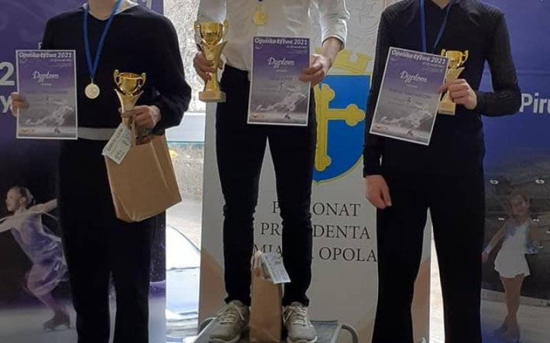 ŁYŻWIARSTWO FIGUROWE. Złoto, srebro i brąz dla UKŁF Unii
