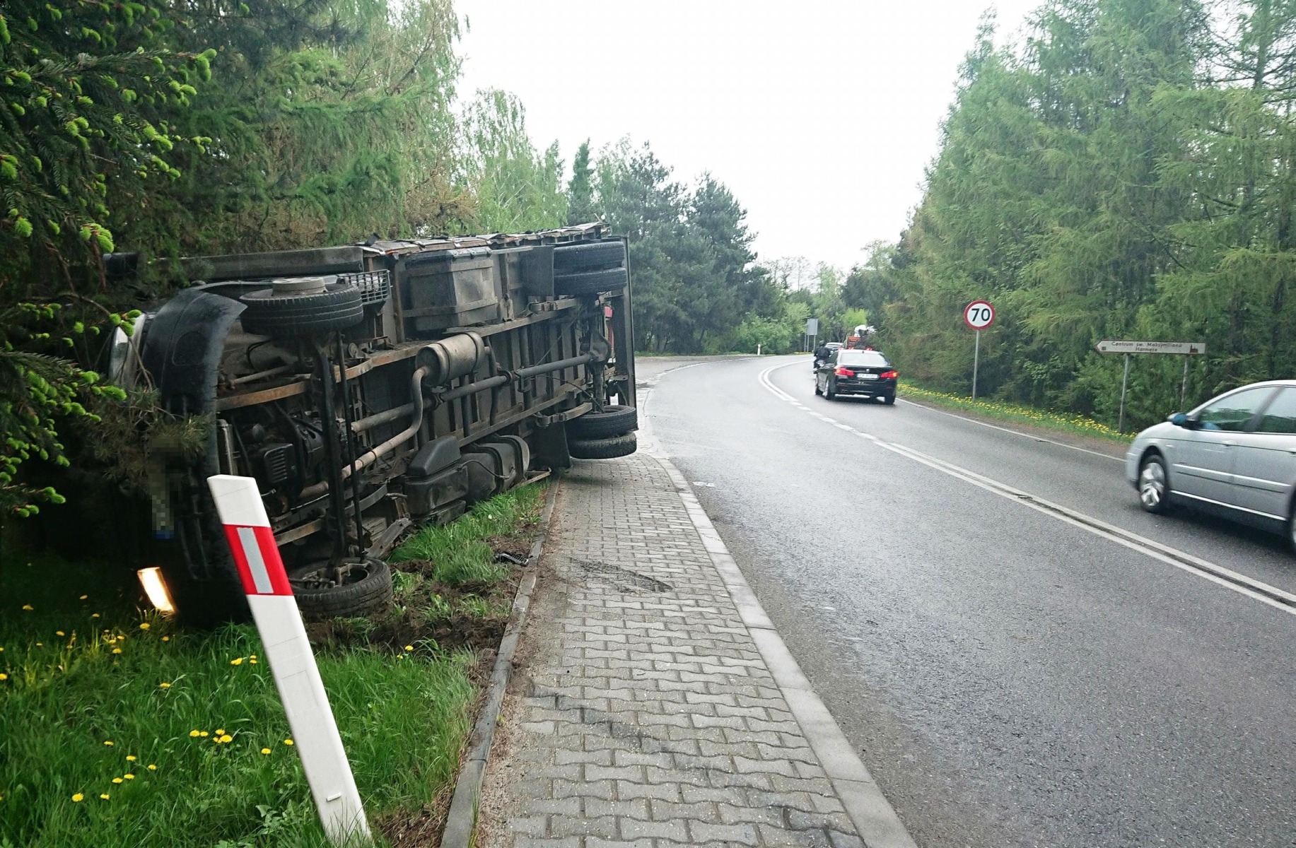 UWAGA ! Wypadek na 933 w Brzeszczach. ZDJĘCIA ! - InfoBrzeszcze.pl