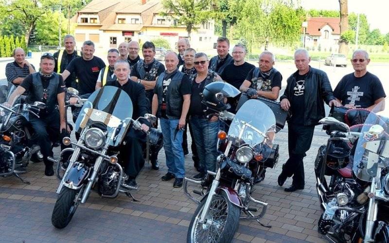 Motocykliści po bożemu rozpoczęli sezon... - InfoBrzeszcze.pl