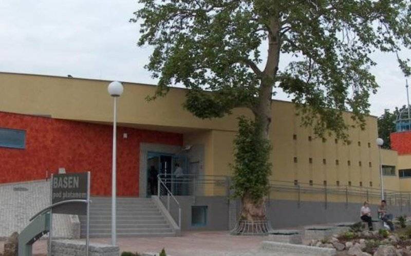 Ulewny deszcz zamknął basen - InfoBrzeszcze.pl