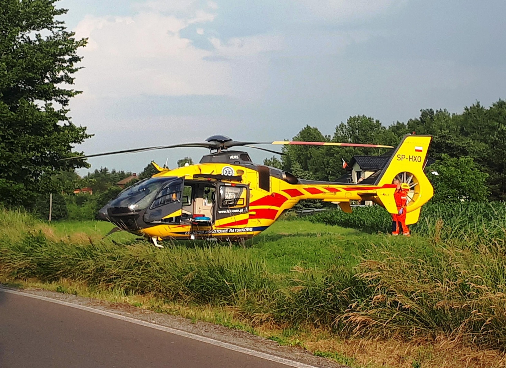 Kobieta spadła ze schodów. Interweniował śmigłowiec LPR - InfoBrzeszcze.pl