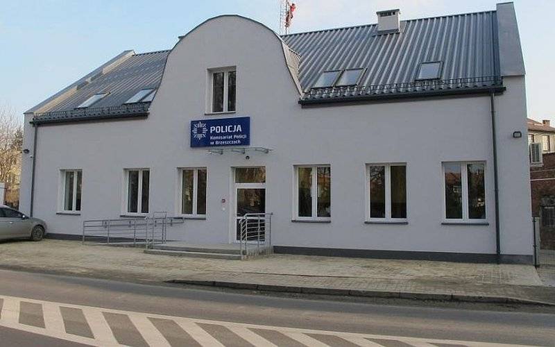 Uczciwy znalazca oddał telefon policjantom - InfoBrzeszcze.pl