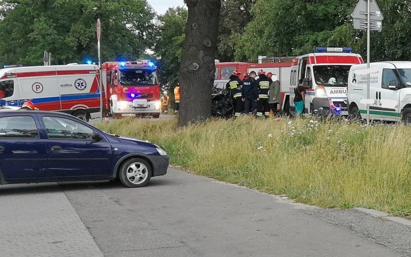 Zdarzenie drogowe na ulicy Ofiar Oświęcimia w Brzeszczach- jedna osoba trafiła do szpitala - InfoBrzeszcze.pl