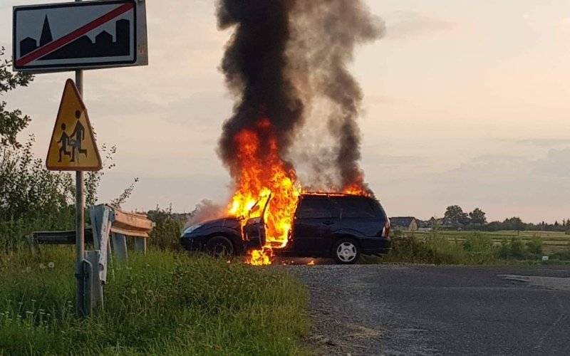 Pożar samochodu w Wilczkowicach - InfoBrzeszcze.pl