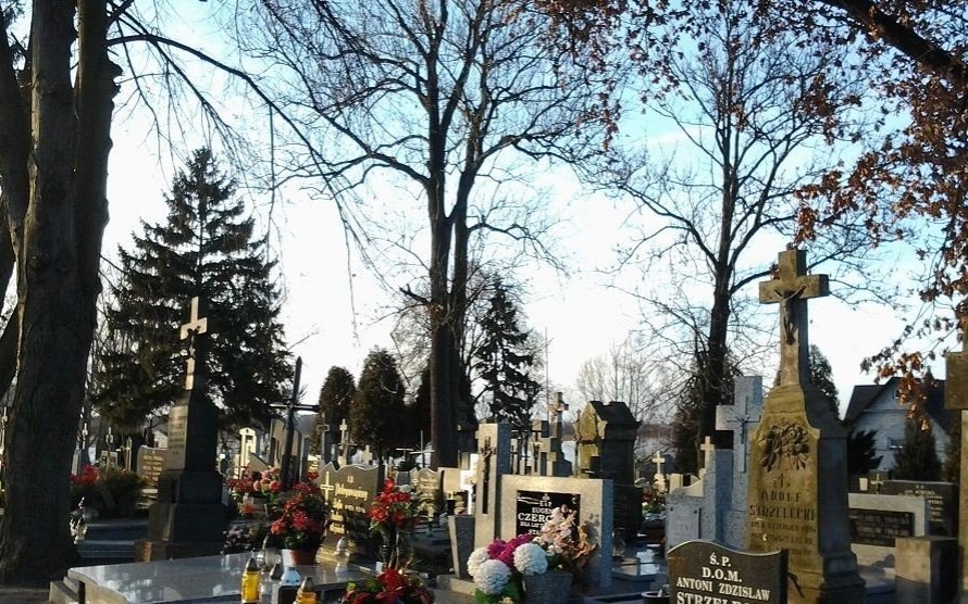 Zmiana organizacji ruchu przy cmentarzach w Brzeszczach i Jawiszowicach - InfoBrzeszcze.pl