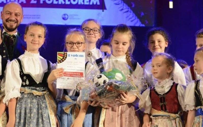 Sukces 'Iskierek' podczas przeglądu zespołów folklorystycznych - InfoBrzeszcze.pl
