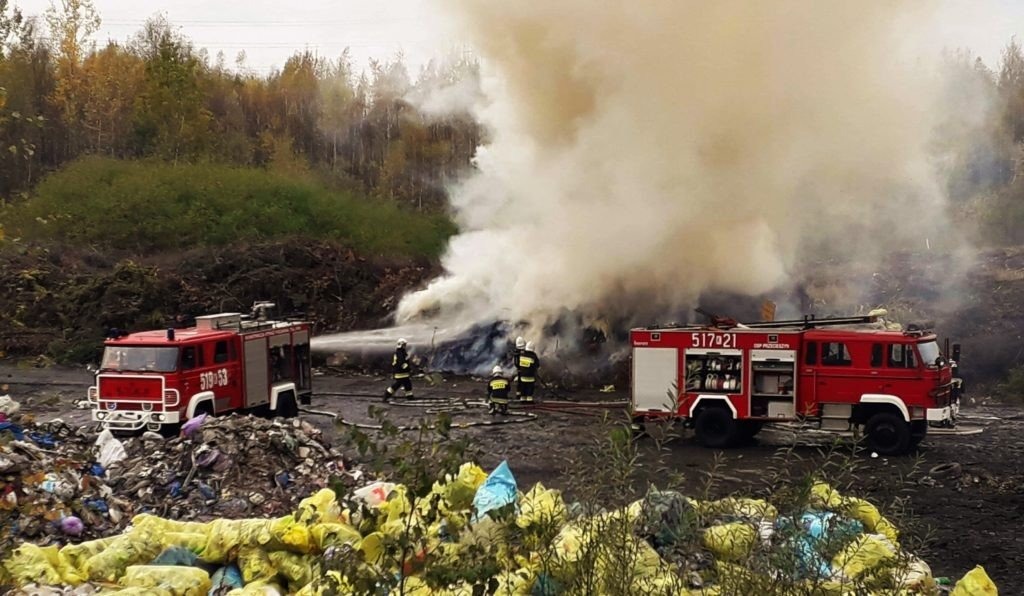 Pożar składowiska odpadów w Brzeszczach- strażacy sprawdzili swoje procedury -FOTO- InfoBrzeszcze.pl