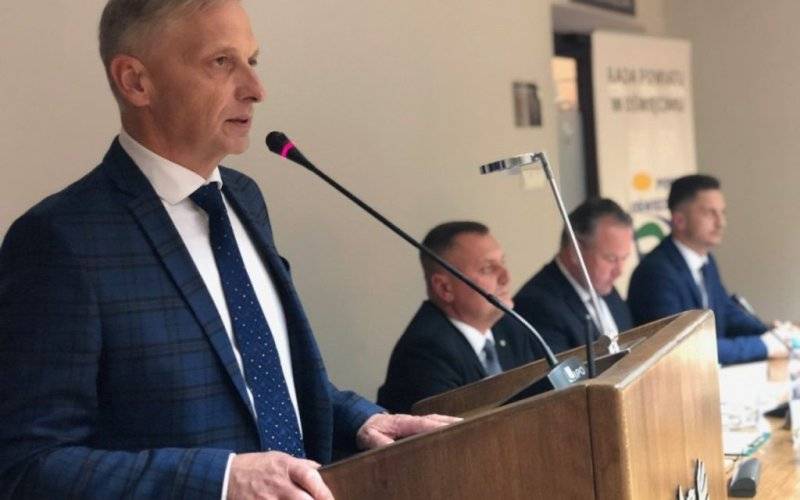 Starosta i nowy Zarząd Powiatu wybrany - InfoBrzeszcze.pl