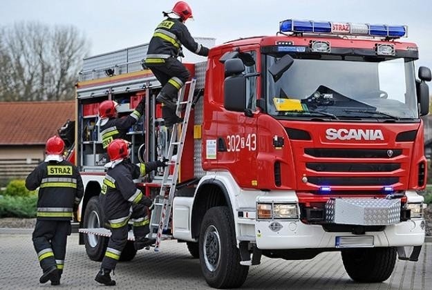 Walczył z pożarem do przyjazdu Straży Pożarnej- mężczyzna uratował swój zakład pracy - InfoBrzeszcze.pl