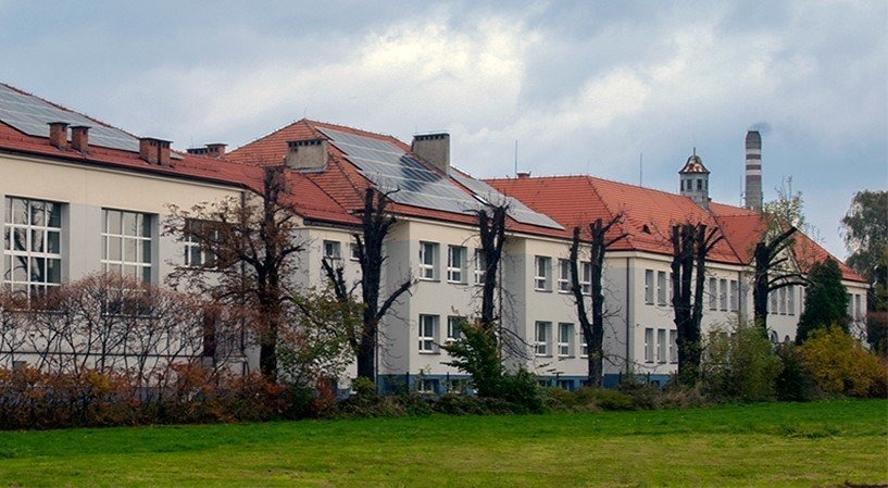 Nieprawidłowości w Zespole Szkolno-Przedszkolnym nr 4 w Brzeszczach- Burmistrz odwołał dyrektorkę - InfoBrzeszcze.pl