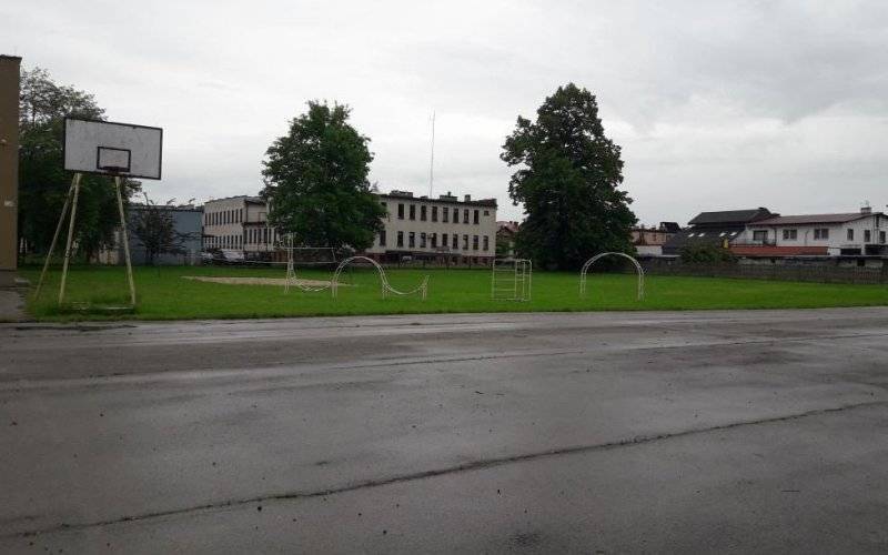 Szkoły Podstawowe nr 1 i 2 będą miały nowe boiska sportowe - InfoBrzeszcze.pl