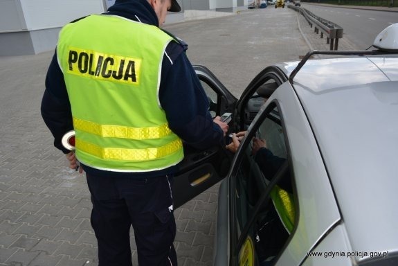 Brzeszczańscy policjanci eliminują z dróg pijanych kierowców - InfoBrzeszcze.pl