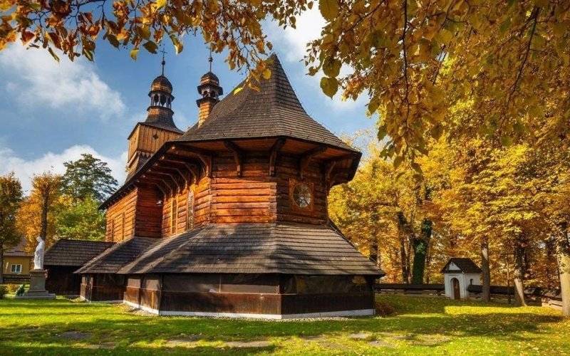 Kościół pw. św. Marcina w Jawiszowicach na trasie 'Szlaku architektury drewnianej' - InfoBrzeszcze.pl