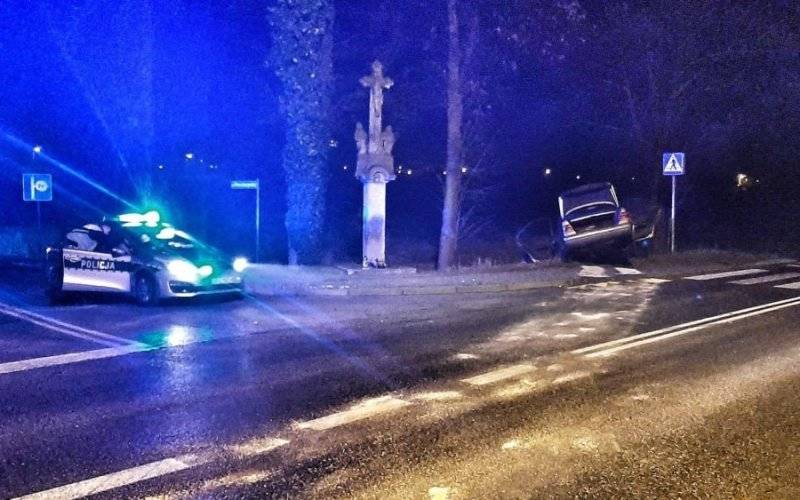 Spowodował kolizję drogową- badanie alkomatem wykazało 2,5 promila -FOTO- InfoBrzeszcze.pl