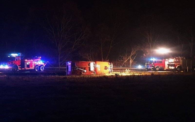 Wypadek wozu strażackiego JRG Oświęcim- strażacy jechali do pożaru w Jawiszowicach -FILM- InfoBrzeszcze.pl