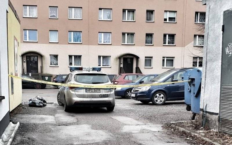 Śmierć pod osiedlowym sklepem - InfoBrzeszcze.pl