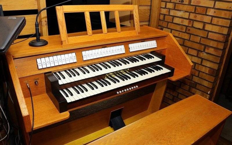 Nowe organy w dolnej kaplicy kościoła Matki Bożej Bolesnej - InfoBrzeszcze.pl