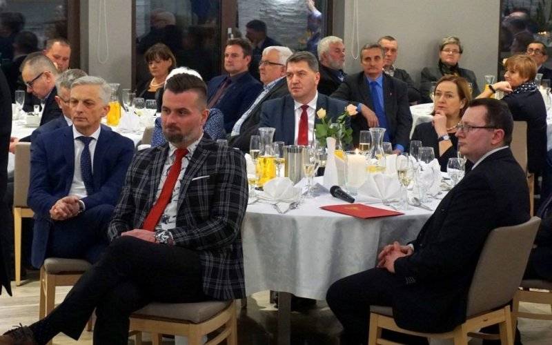 Zarząd Powiatu spotkał się z sołtysami i przewodniczącymi rad osiedlowych - InfoBrzeszcze.pl