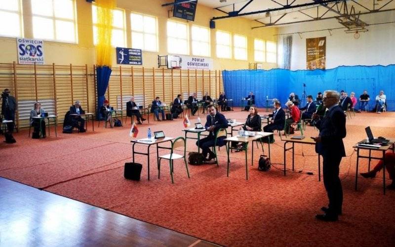 Absolutorium i wotum zaufania dla Zarządu Powiatu - InfoBrzeszcze.pl