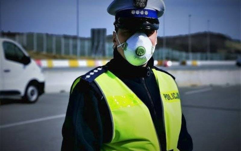 Policja apeluje o stosowanie się do obostrzeń - InfoBrzeszcze.pl