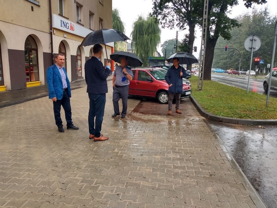 Wyremontowano parking przy Dworcowej - InfoBrzeszcze.pl